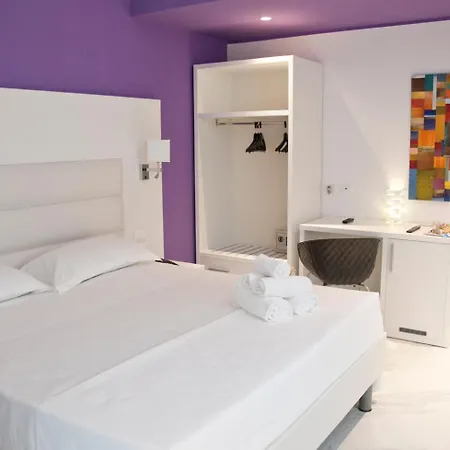 Rezort Ambruosi Village & 4*