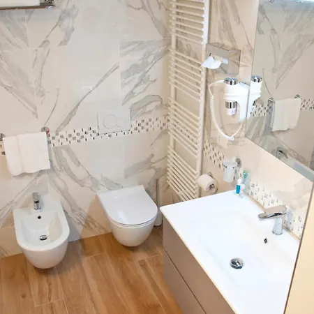 リゾート Ambruosi Village & 4*