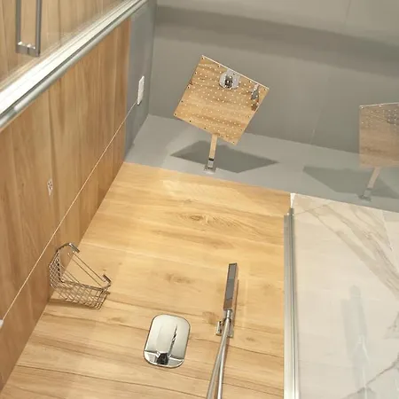 Ambruosi Village & 4*