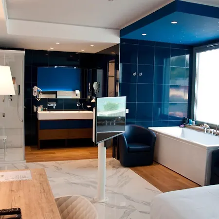 Ambruosi Village & 4* Massignano