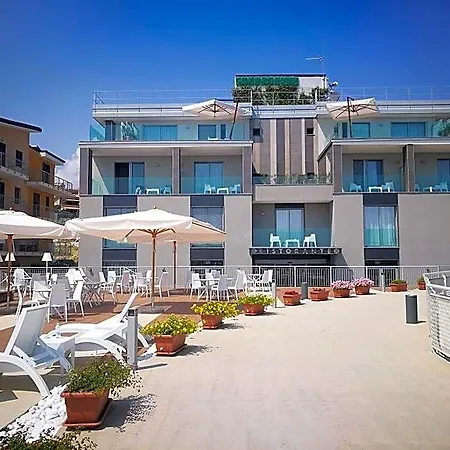 Resort Ambruosi Village & 4*
